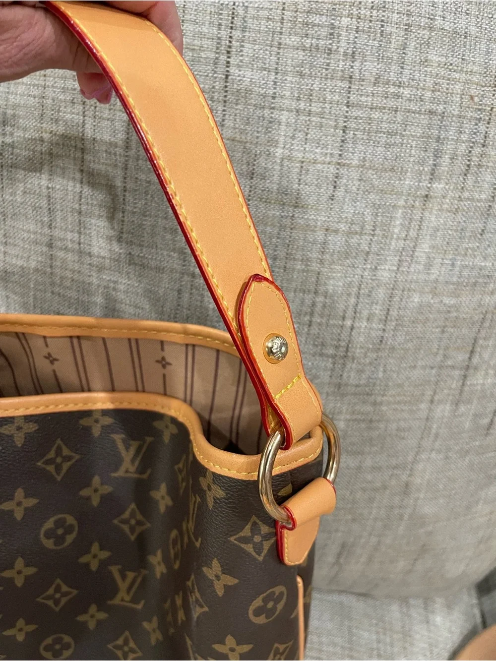 Louis Vuitton knock-off Monogram Canvas Shoulder Bag - Picture 7 of 16